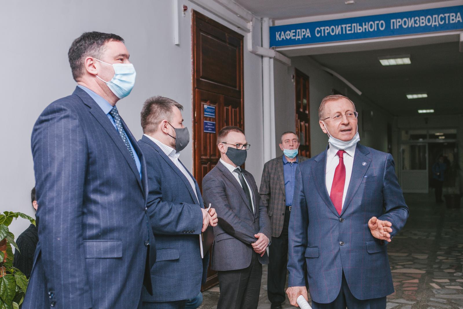 Мэр Иркутска Руслан Болотов