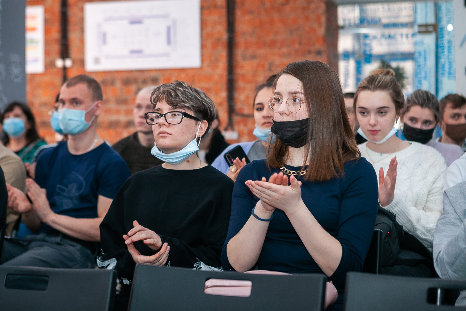 Организовывать сессии. Ведущий химия наука. Ведущие научных передач