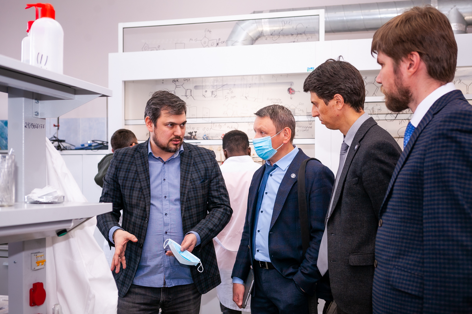 ирих со ран. иркутский институт органической химии. е. е фаворского со ран. андрей иванов директор института химии.