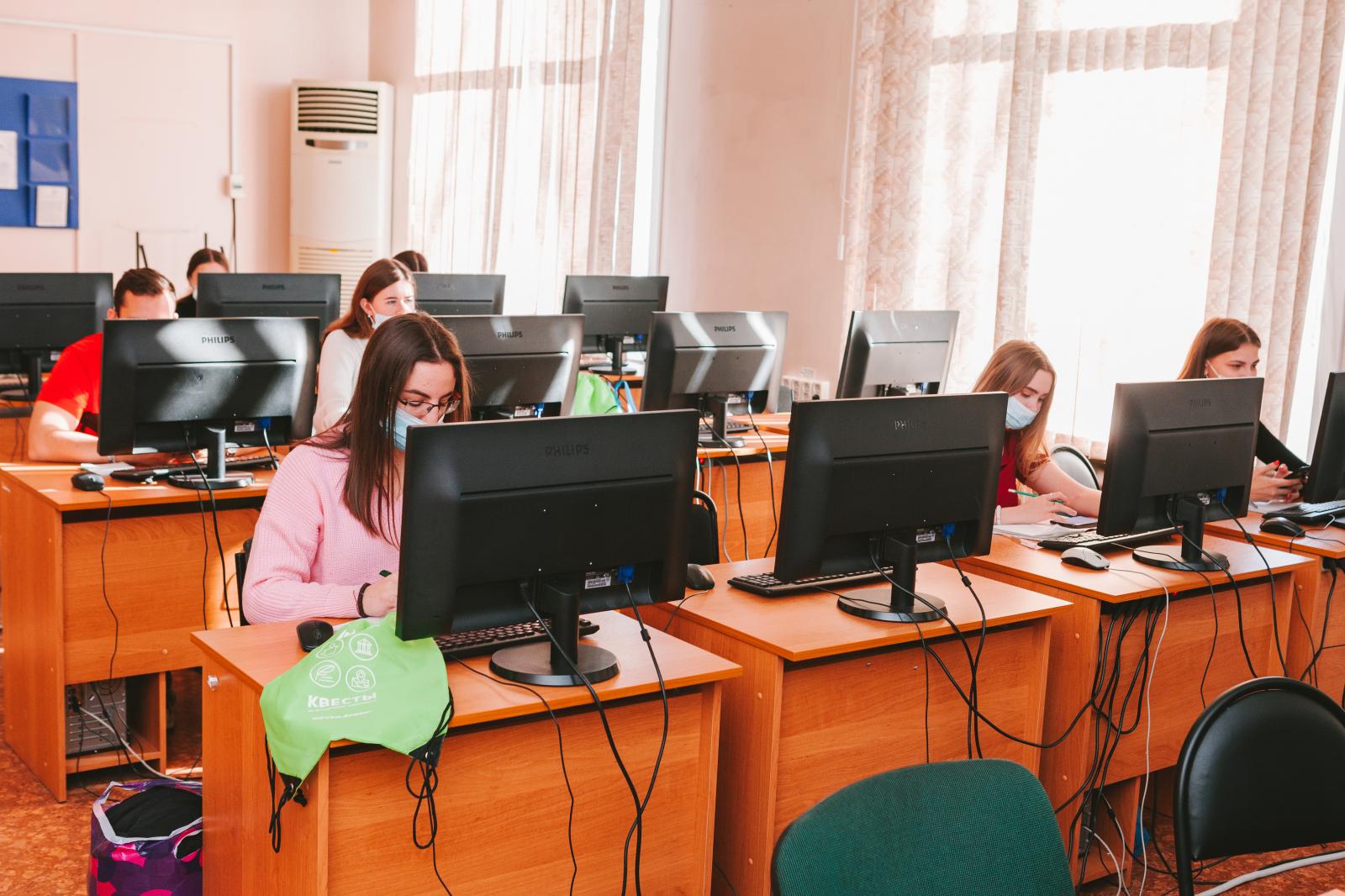 Работа иркутск студентам. Студентки Иркутска. Мобистав Иркутск. Работа Иркутск для студентов 18 лет. Иркутск студент ребенок Павел.