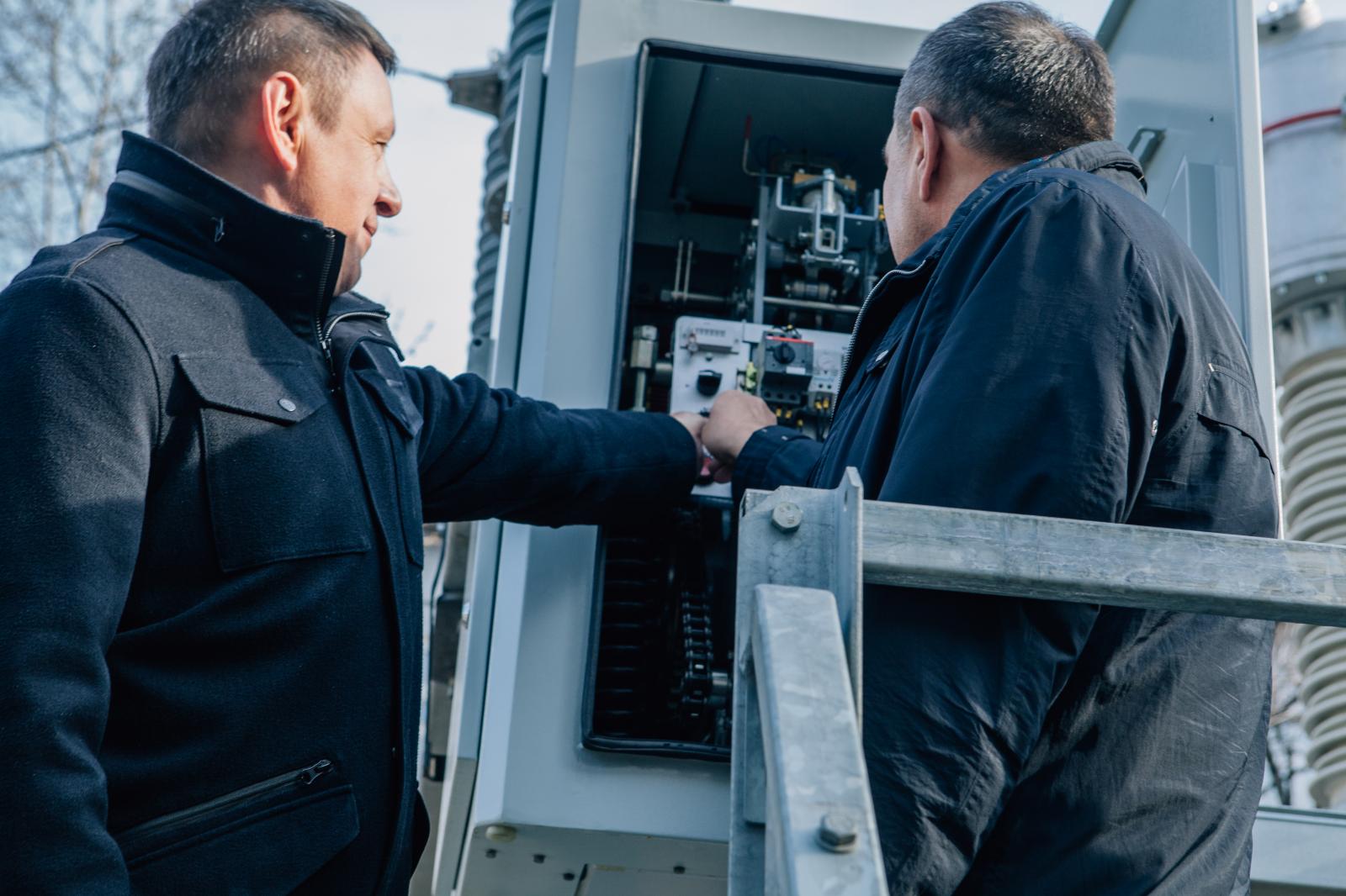 электрические сети иркутск. оао иэск западные электрические сети зима иркутская область. электрические сети иркутск. подстанция 110 кв сосновая оао иэск. иэск вэс.