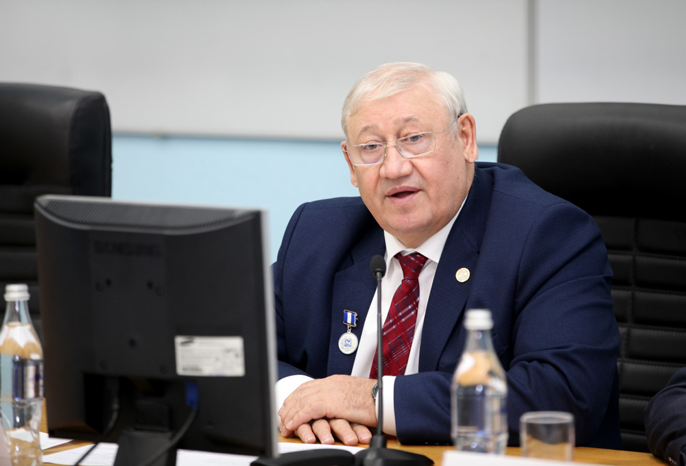 Проректор государственного университета. Андрей Павлович Хоменко. Ректор ИРГУПС Хоменко Андрей Павлович. Андрей Хоменко ректор. Хоменко Андрей Павлович ИРГУПС.