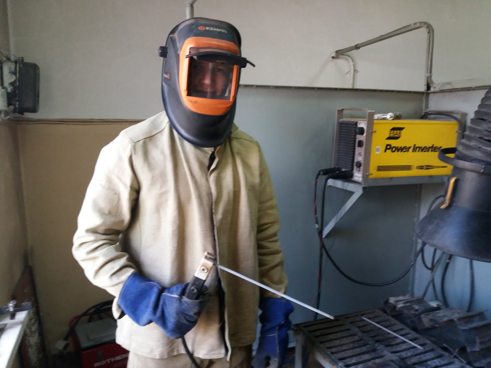 образование сварщика. курсы электросварщика. профессия сварщик. курсы электросварщика. электросварщик ручной дуговой сварки.