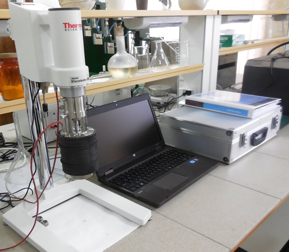 химическая лаборатория. лабораторное оборудование. лаборатория исследования. аналитическое лабораторное оборудование. лаборатория физико-химически.